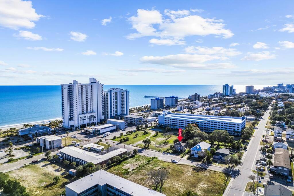 Dazzling Centrally Located Ocean View W 2 Kings, Huge Private Yard, 2 Decks, Firepit, Bbq เมอร์เทิลบีช ภายนอก รูปภาพ